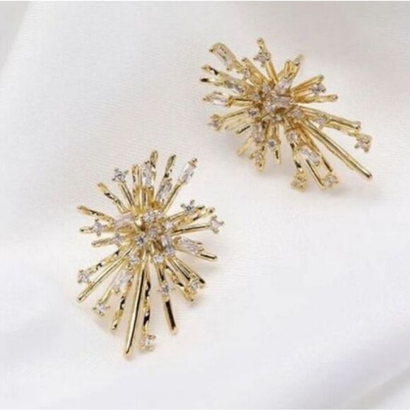 New ZARA Starbrust cz Stud Earrings Firework Star - Picture 8 of 11